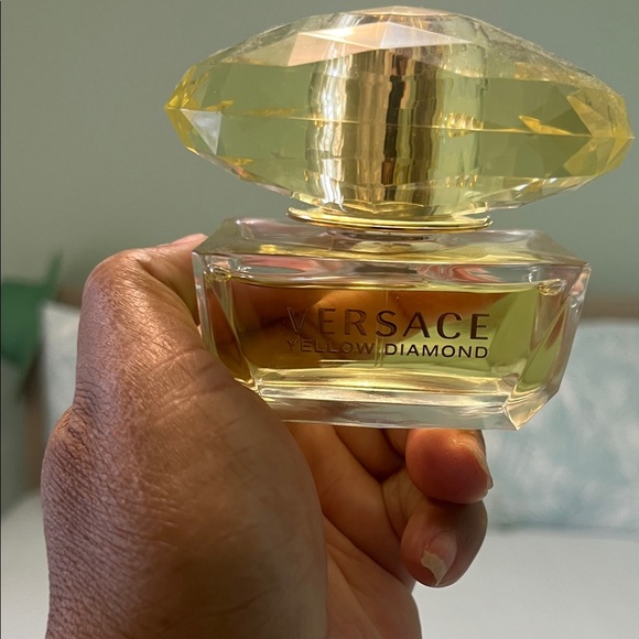 Versace Yellow Diamond Fragrance Bottle - Picture 3 of 3